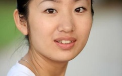 你把腿开大点就不疼了